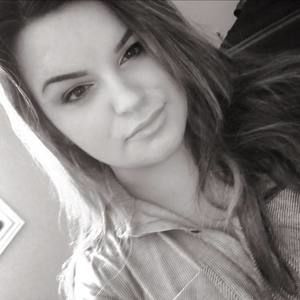 Meet your Posher, Selena
